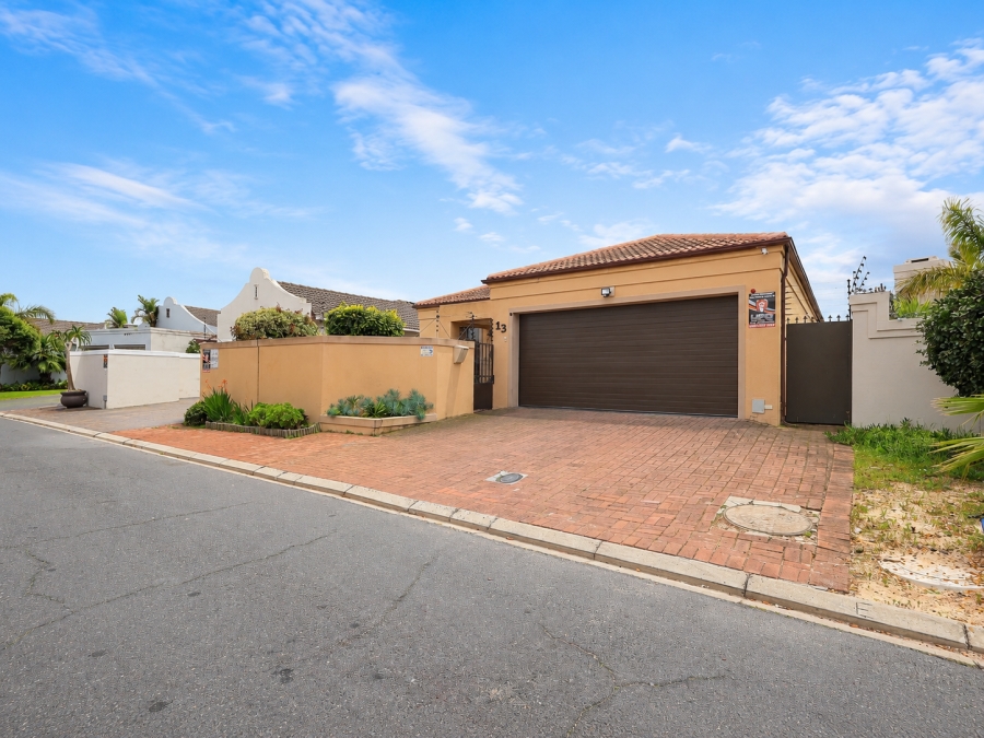 3 Bedroom Property for Sale in Parklands Western Cape
